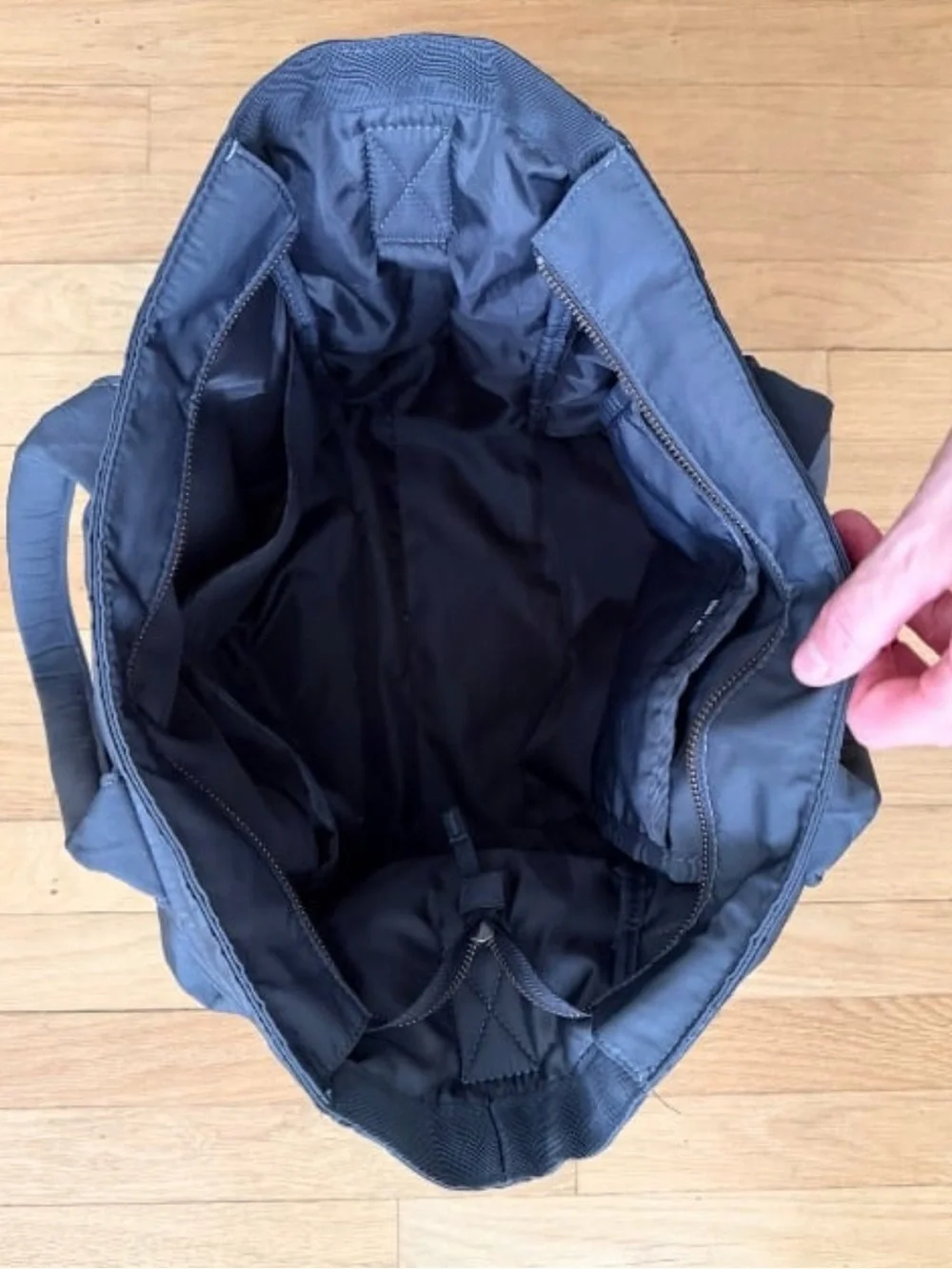 Uniqlo messenger 2-1 bag